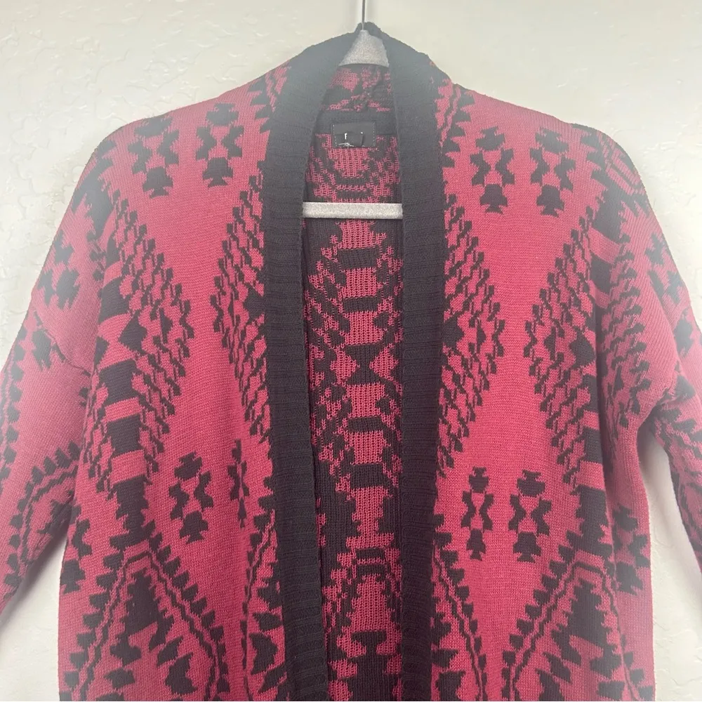 FATE burgundy and black Aztec print long sleeve open front cardigan size small - Image 2