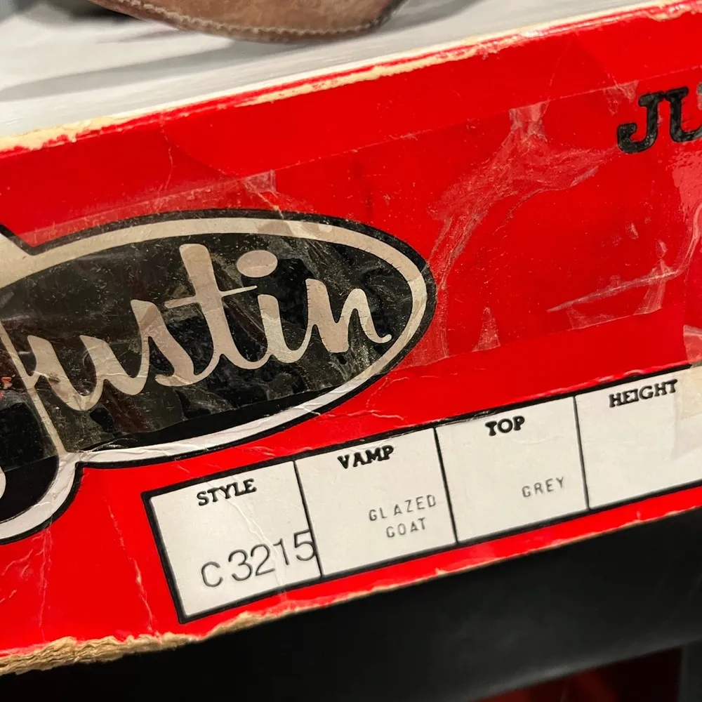 Vtg Gray + Burgundy Red Cowboy Boots with Hearts By Justin C3215 Size 5B w/ box - Image 2