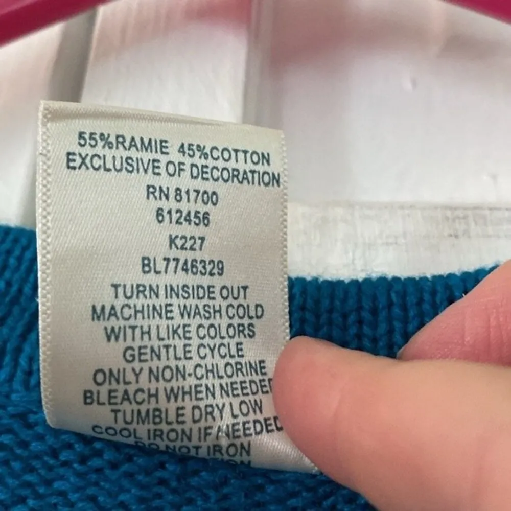 Zip up blue floral embroidered sweater vest. Size S - Image 4