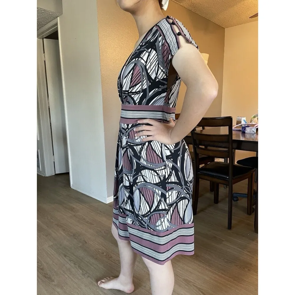 BCBG MaxAzria Women’s V-neck Knee-length Dress Graphic Print Size M Slim Fit - Image 8