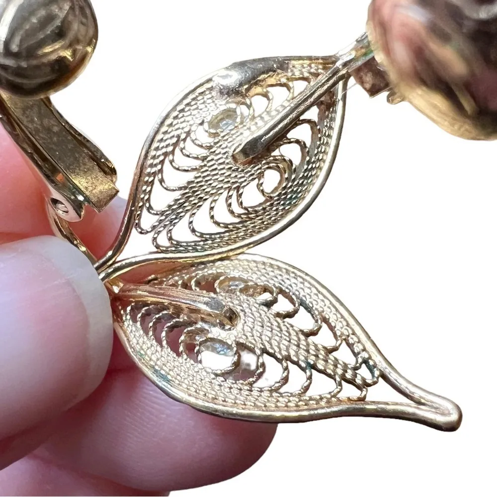 Vintage Sarah Coventry Serene Gold Tone Faux Pearl Leaf Clip on Earrings - Image 11