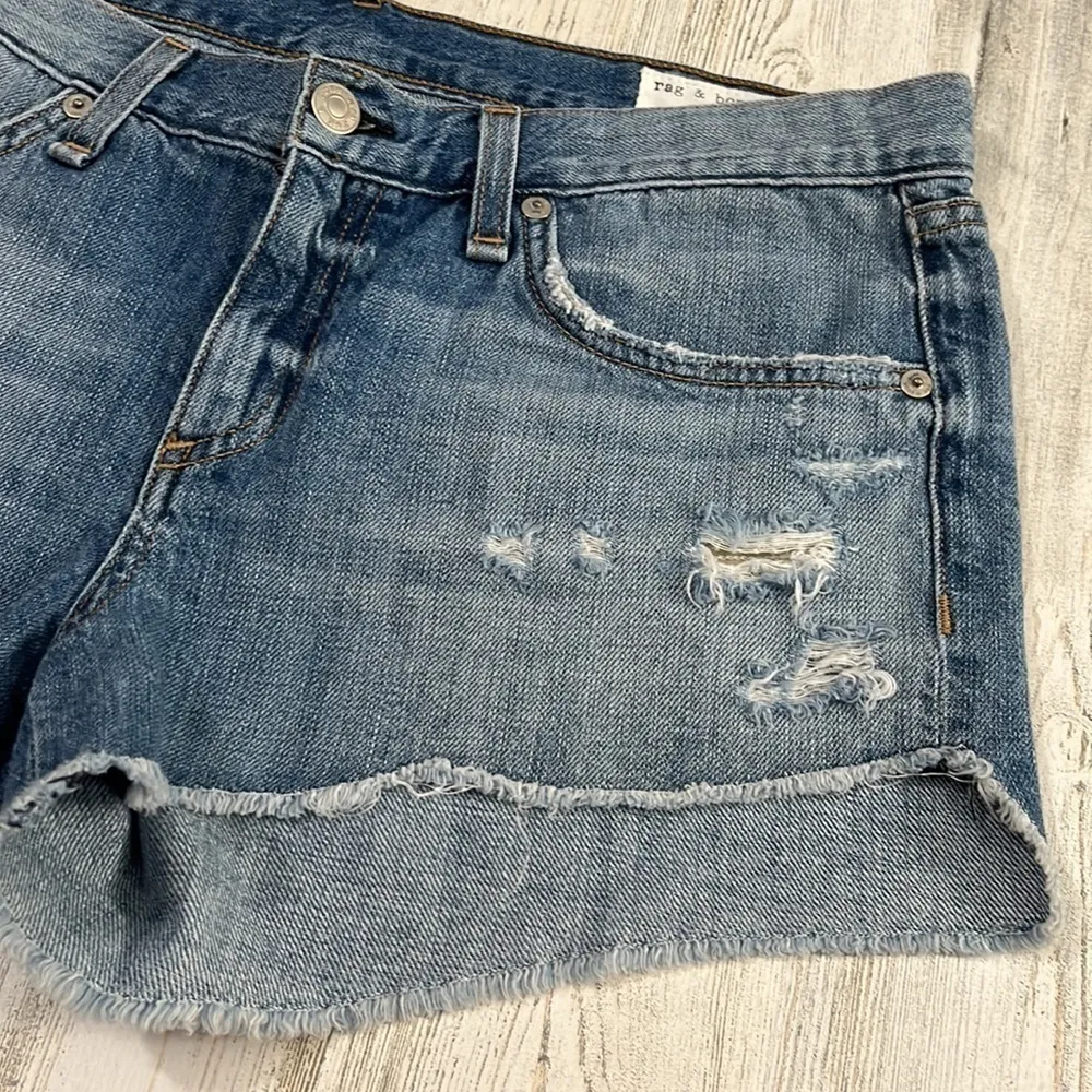 Rag & Bone super distressed shorts size 27 - Image 4