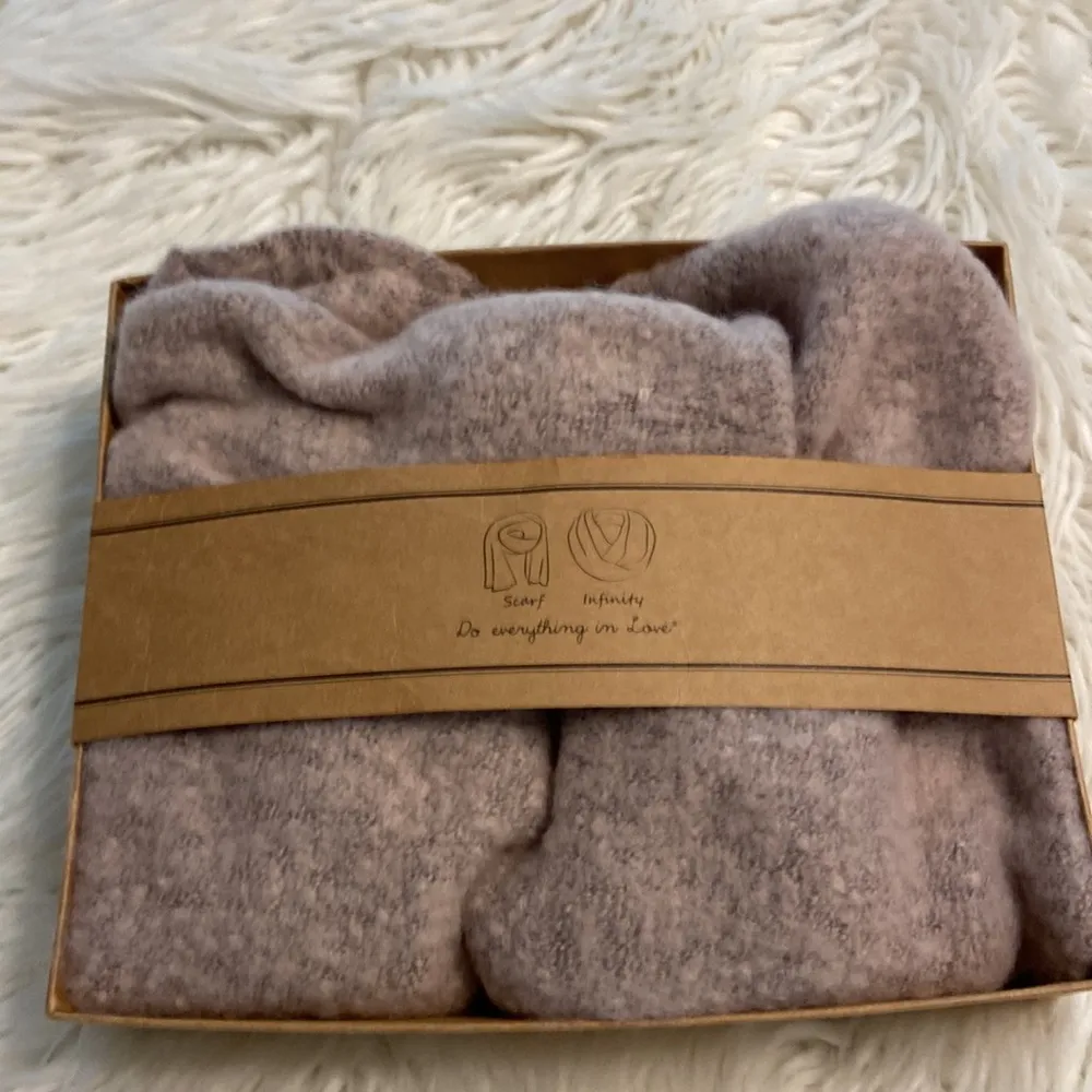 SCARF/INFINITY brand new see all photos - Image 8