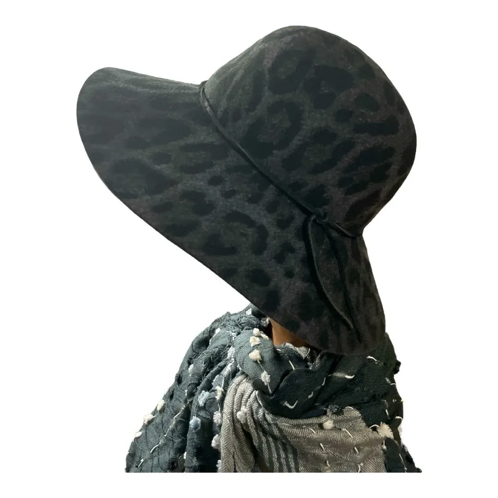 Saks 5th Avenue Leopard Cheetah Print Saks Fifth Ave Hat - Image 3