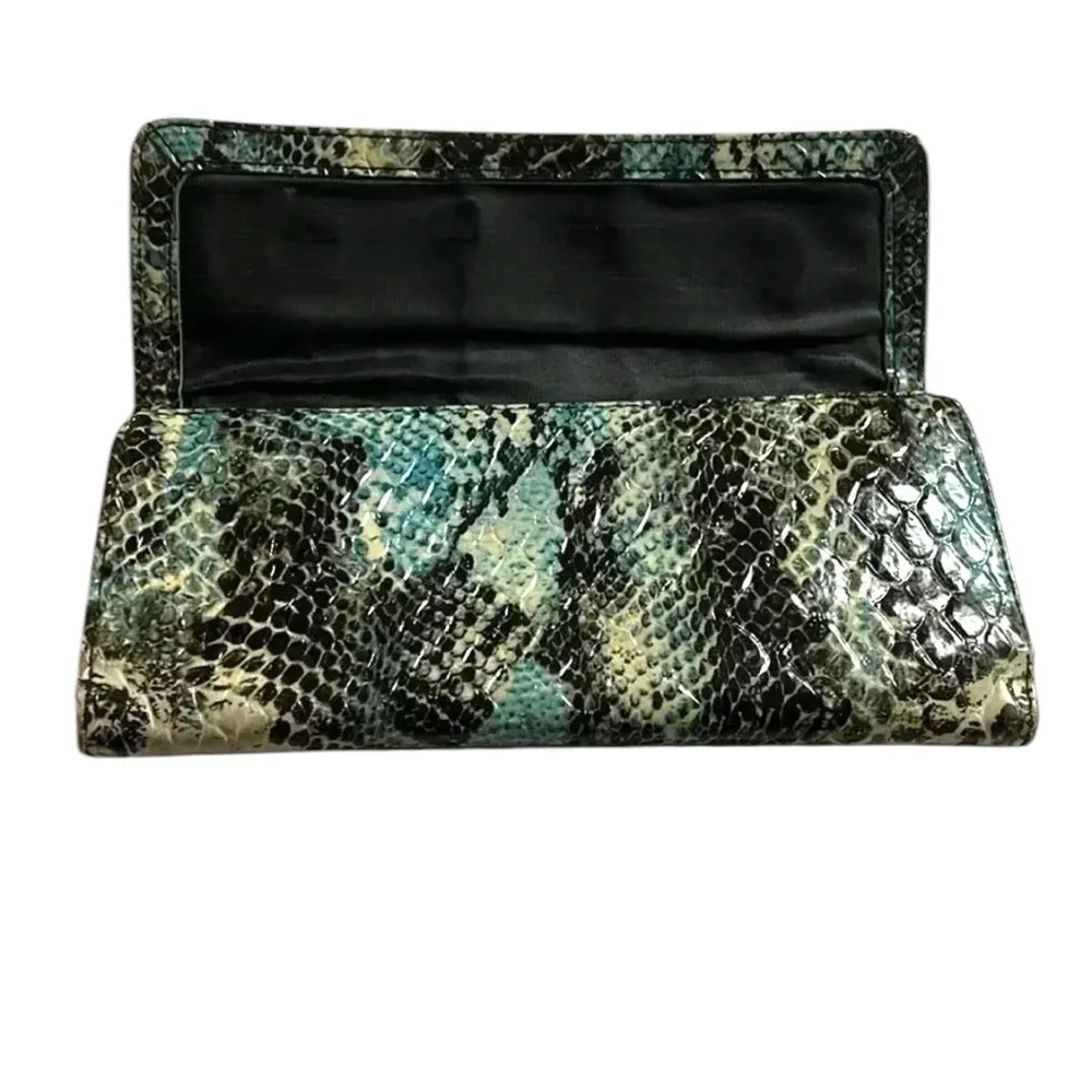 Kennith Cole Reaction trifold long wallet - Image 3