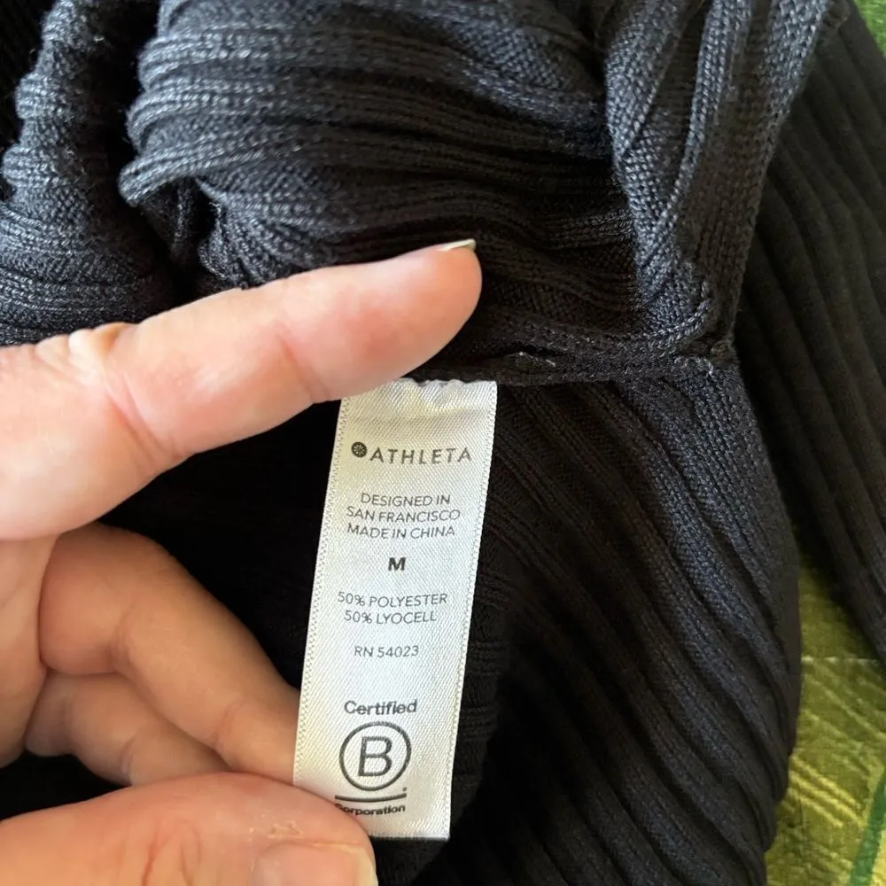 Athleta black double side split ribbed long sleeve sweater size medium - Image 4