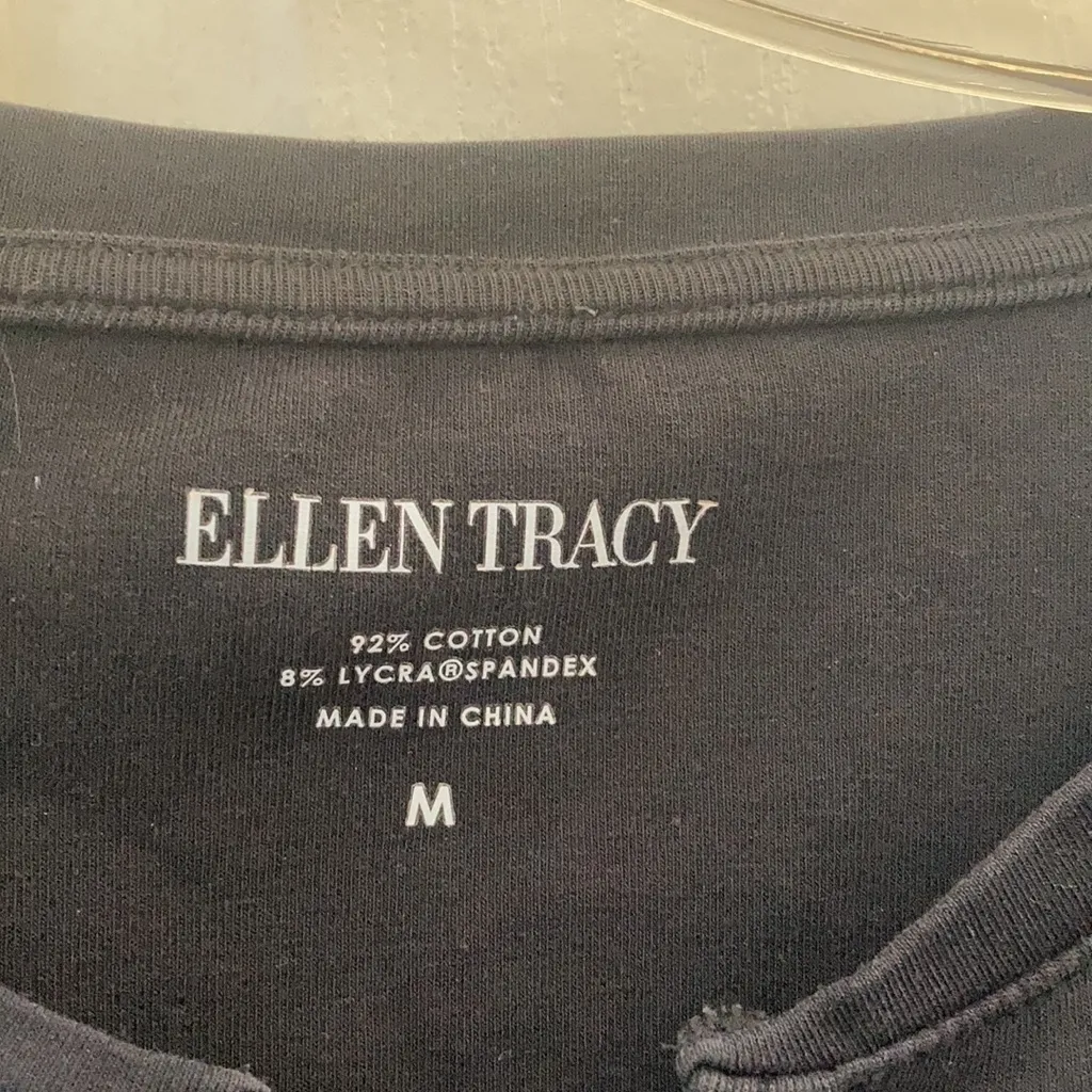 FINAL MARKDOWN Ellen Tracy notch necked tee medium - Image 3