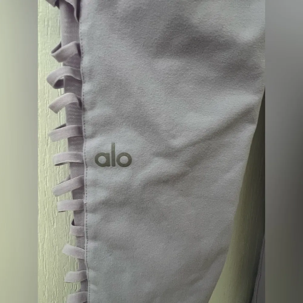 ALO Yoga High Waist Prism Capri Purple Leggings (Size S) - Image 4