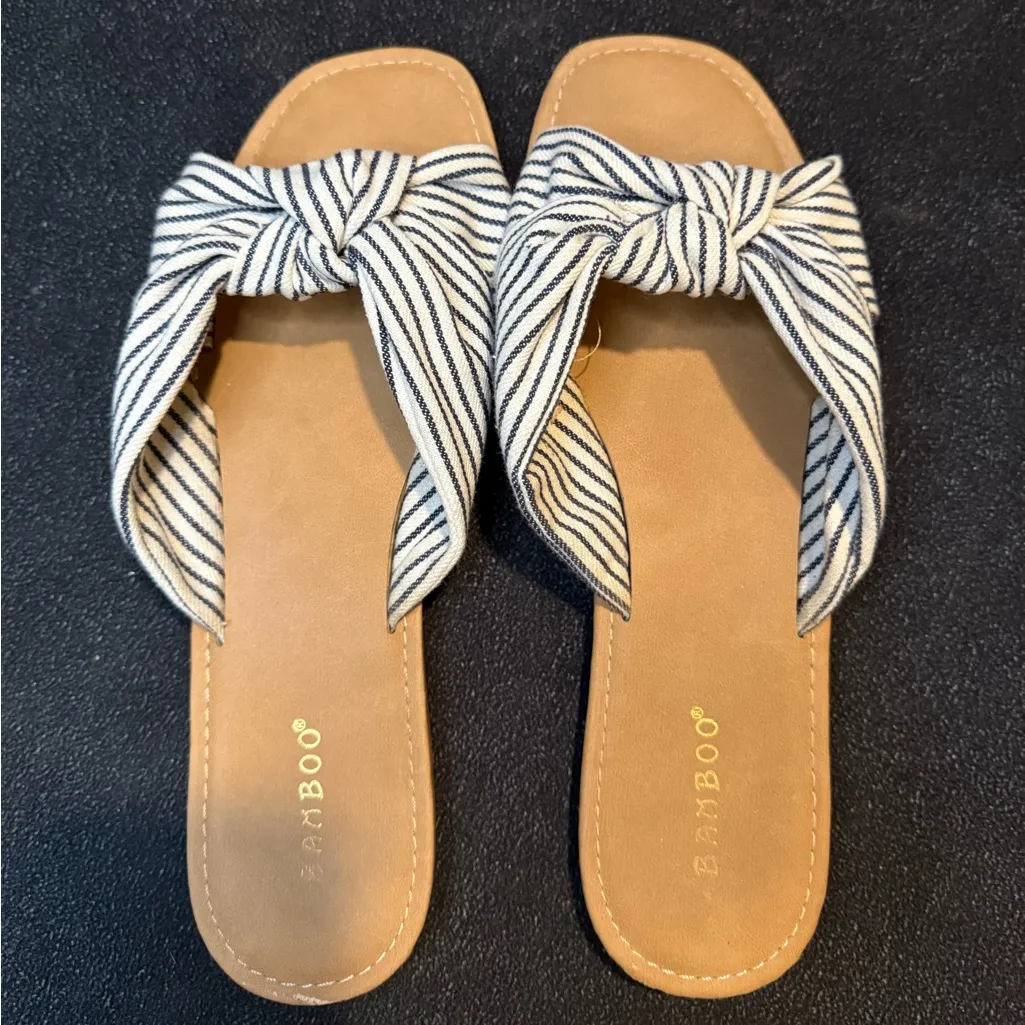 🤎🤍Bamboo Navy/White Striped Slides•Size:9🤍🤎 - Image 3
