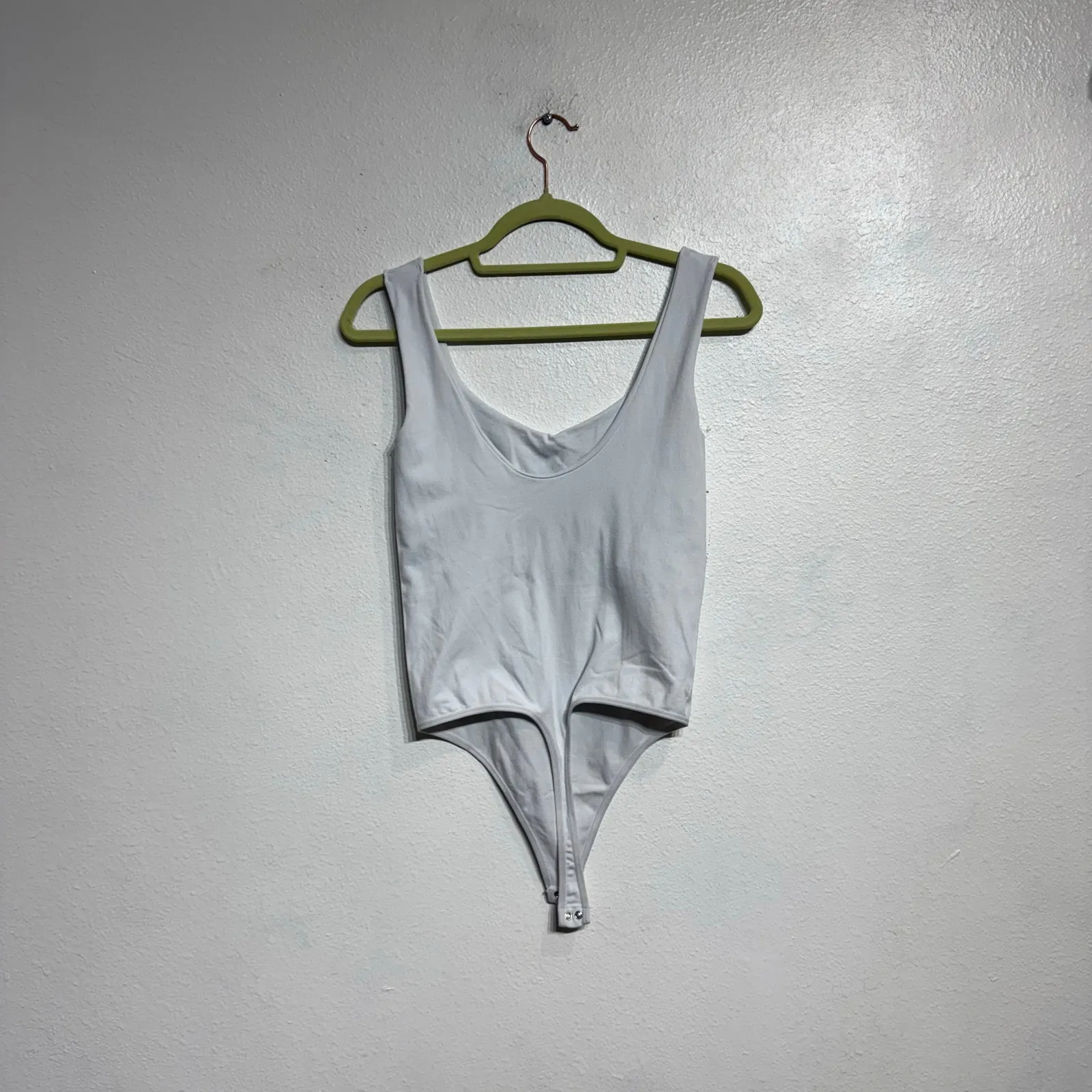 Free People Intimately White Scoop Neck Bodysuit Sz M - Image 8