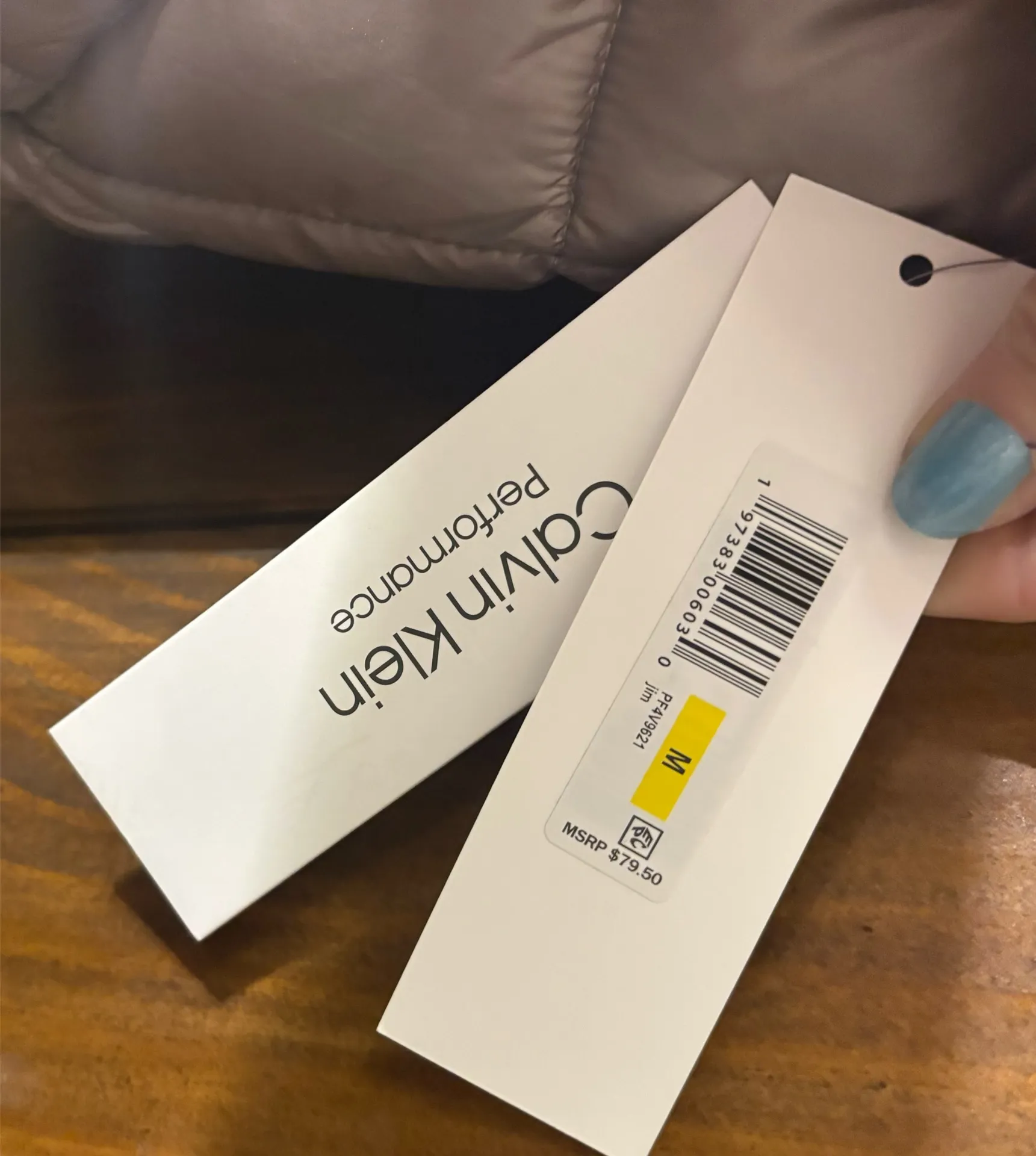 Calvin Klein Metallic winter puffy vest - Image 2