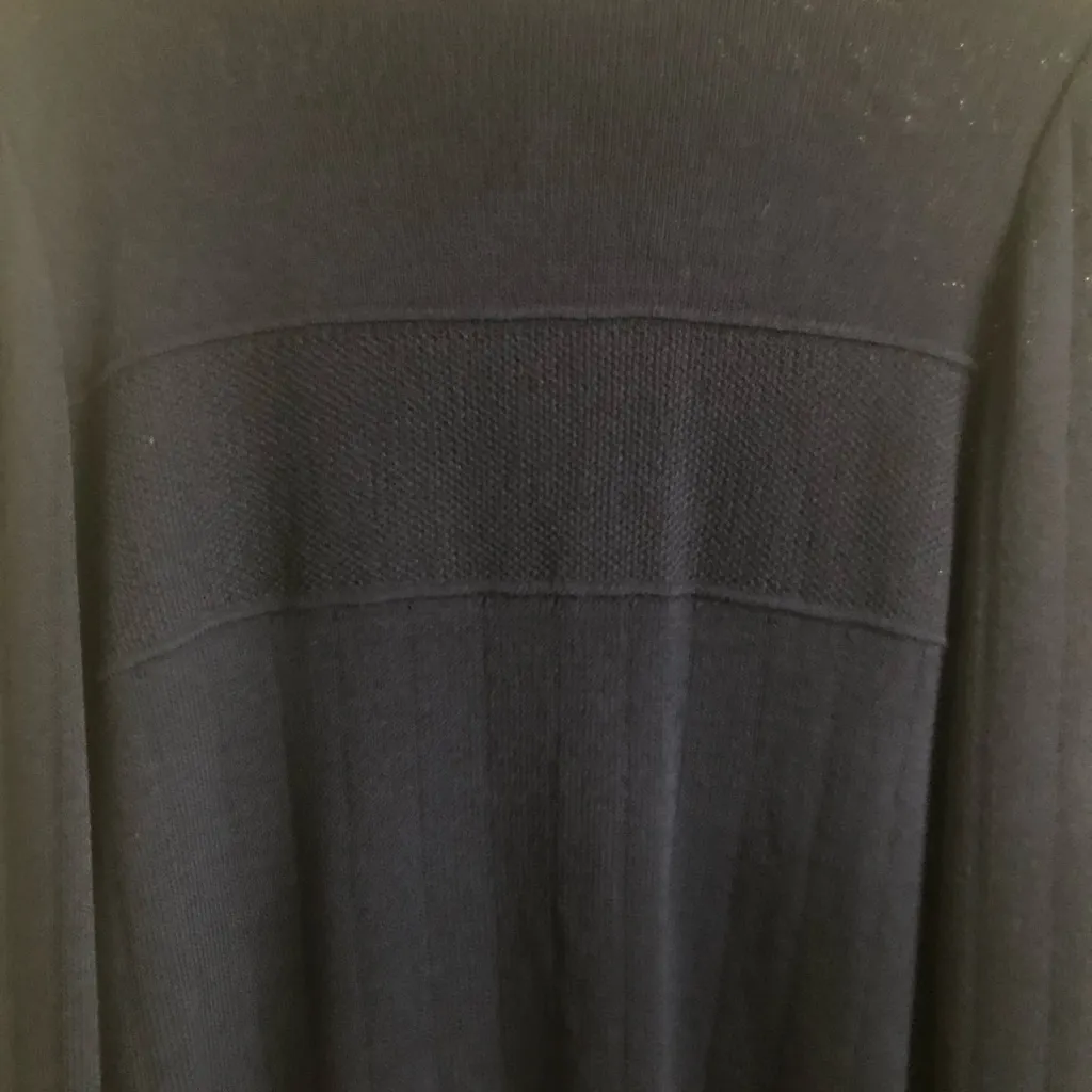 St. John  BASICS Sweater. - Image 9