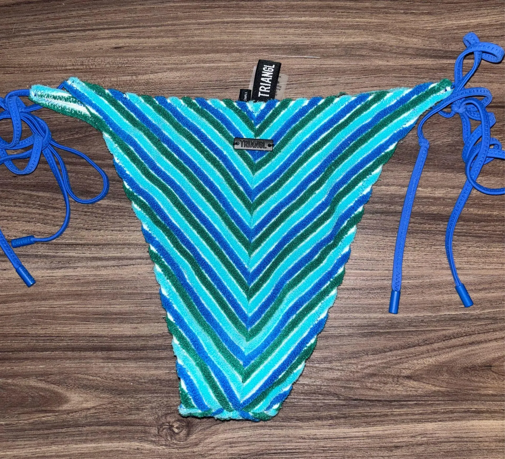 Triangl Bikini - Image 4