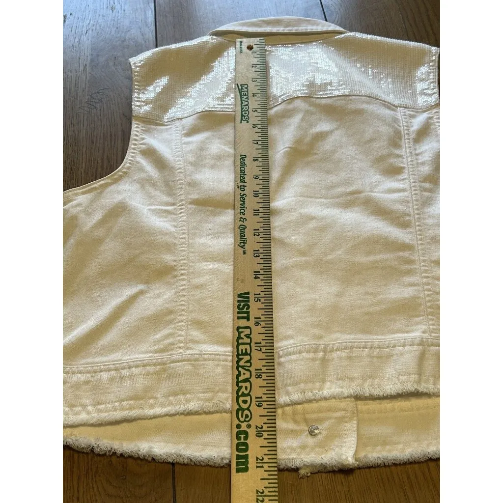 Chico's Platinum Optic White Sequin Frayed Fringe‎ Sleeveless Denim Vest Size 2 - Image 7