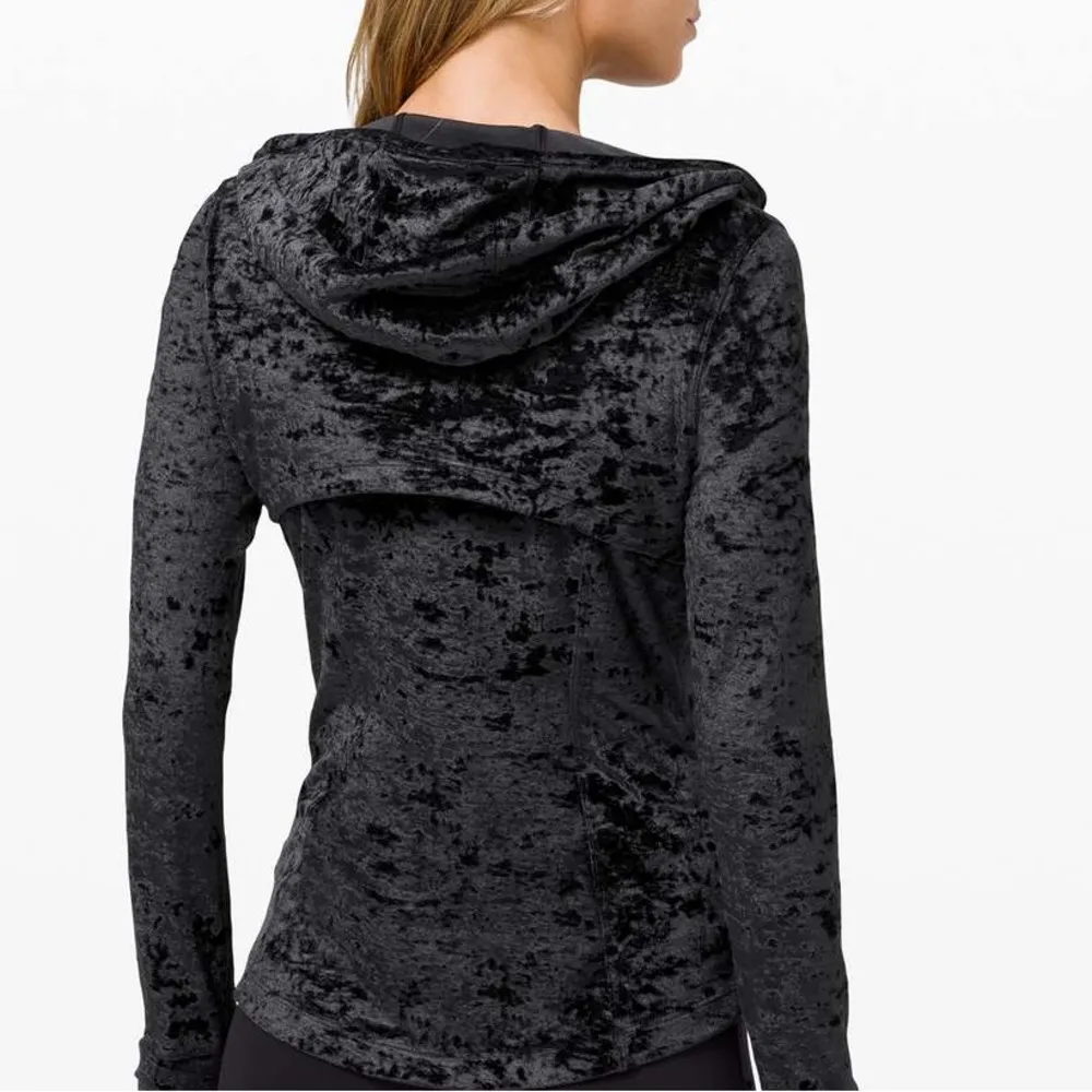 RARE VELVET Lululemon Hooded Define Jacket *Crushed Velvet
Black - Image 4