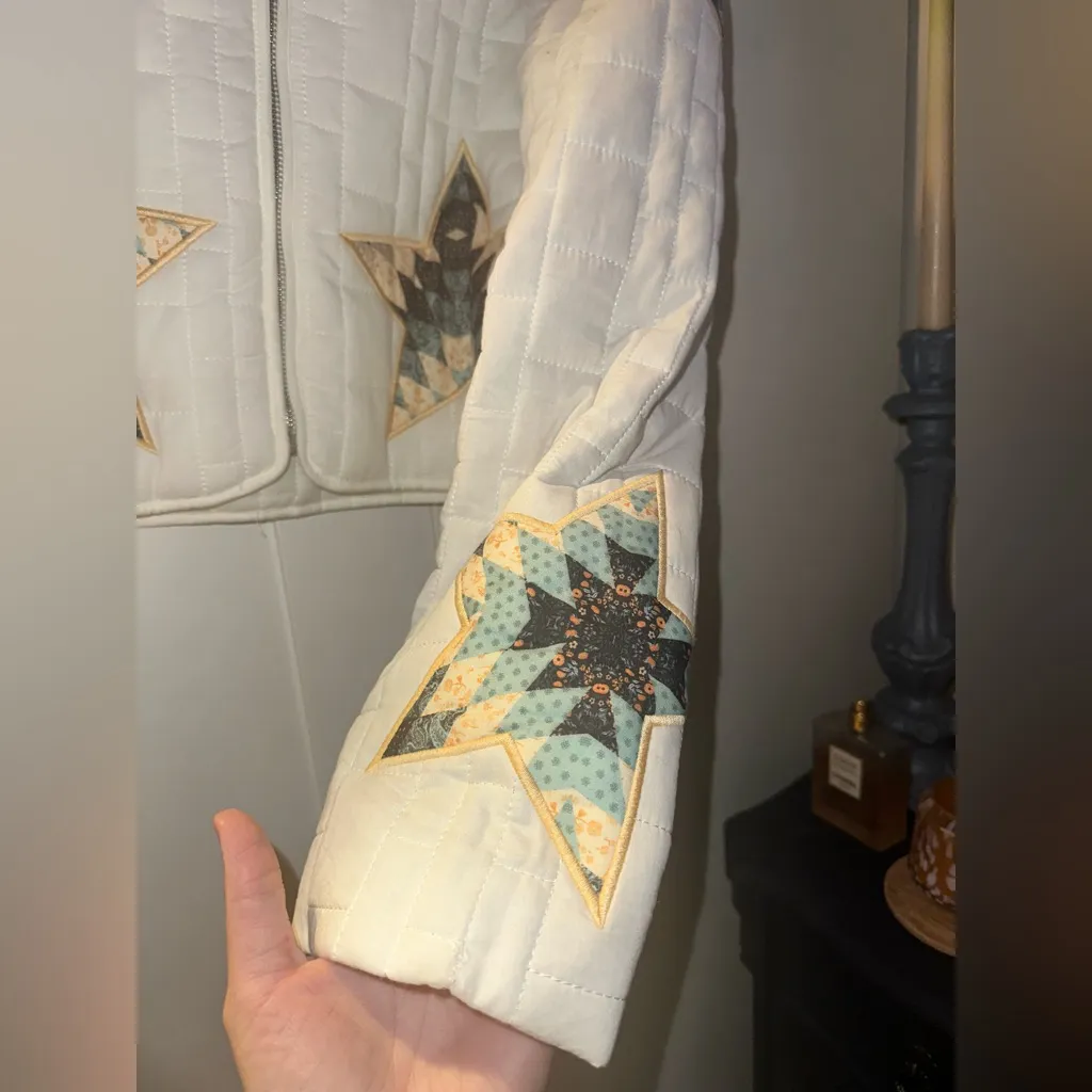 NWOT Blue B Quilted Multi Star Embroidered Padded Zip Up Jacket Size M - Image 14