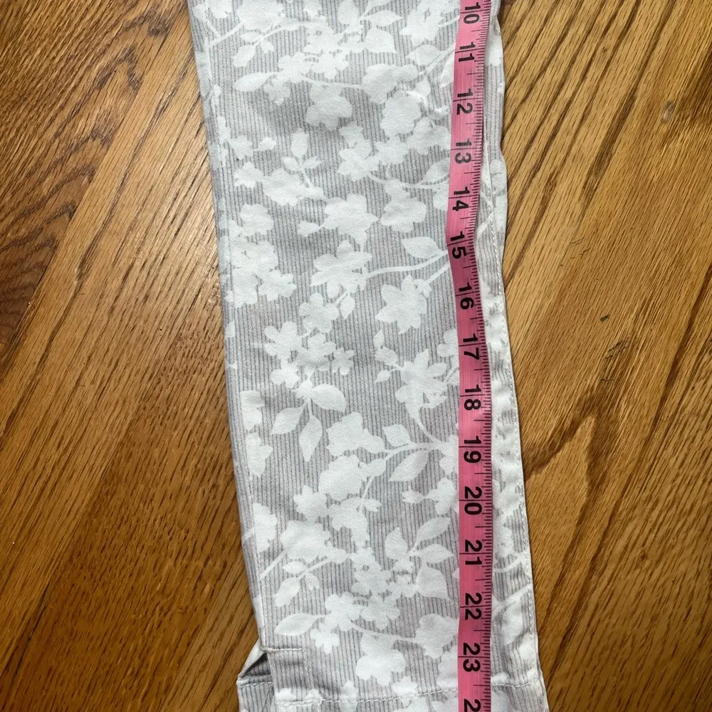 Pilcro straight leg cropped floral jeans - Image 5