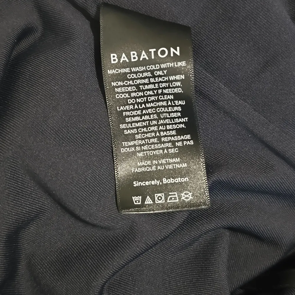 Aritzia Babaton Women's Contour Squareneck Longsleeve Bodysuit - Image 8