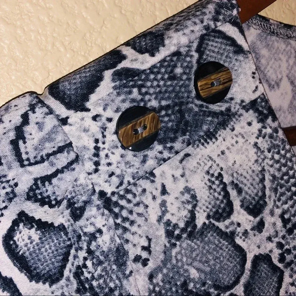 UNCOMMON Job Modern Snake Print Button Up Blouse White - Image 4