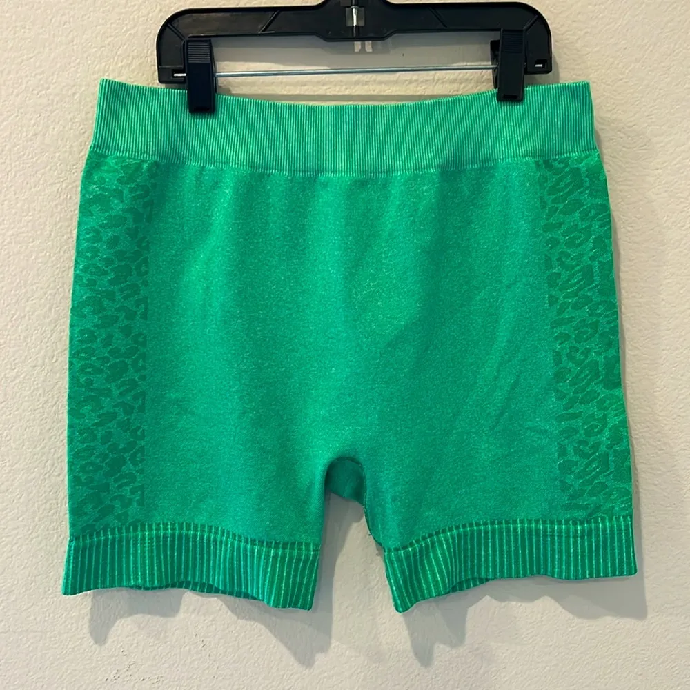 NWOT ASOS 4505 Seamless Tank and Bike Short Set | M/L - Image 3