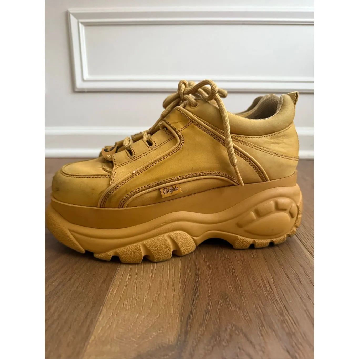 Buffalo London Classic Low Leather Shaft Height Sneaker 90s Y2K Rave Spice Girls - Image 4