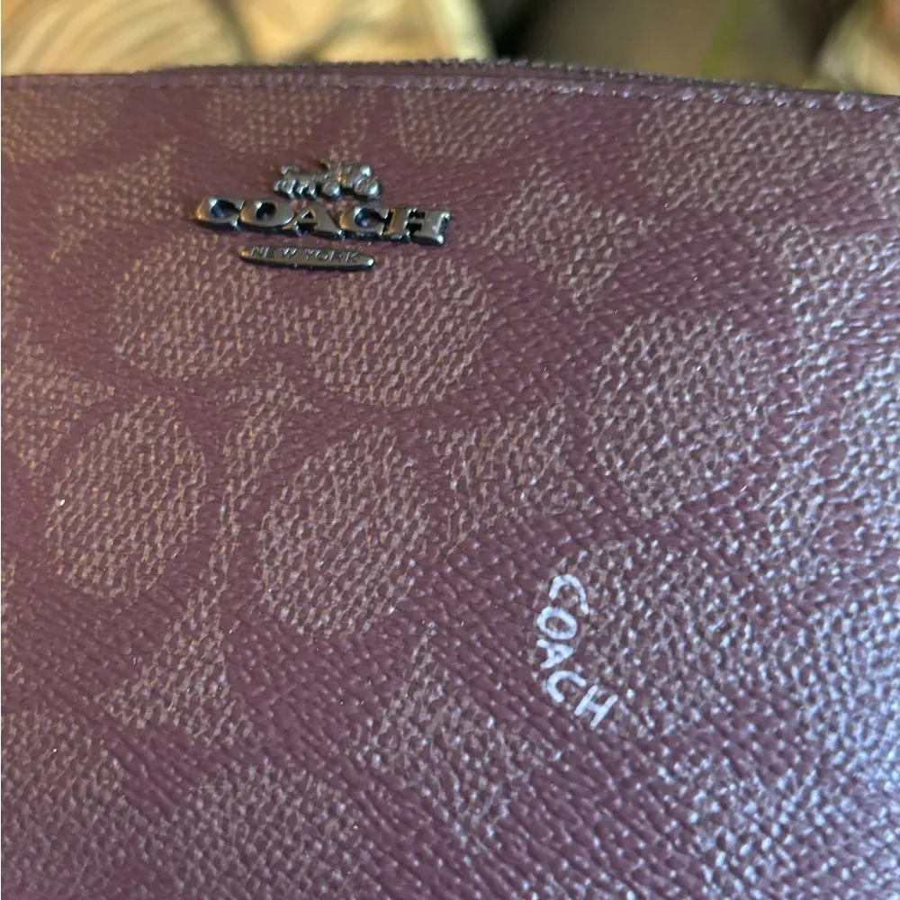 Authentic COACH signature shimmery Leather wristlet and 2 charms set in box 🎁 - Image 3