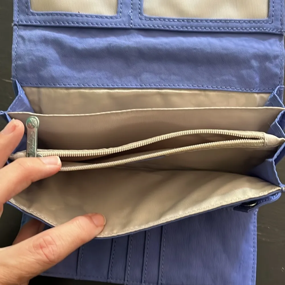 Kipling wallet in purple. GUC - Image 3