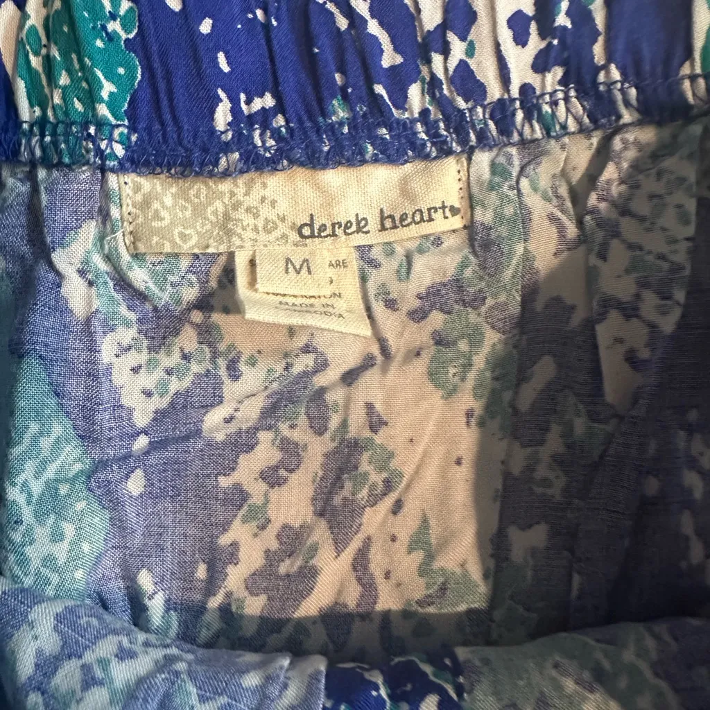 Derek Heart Blue and White Patterned Garment - Image 6