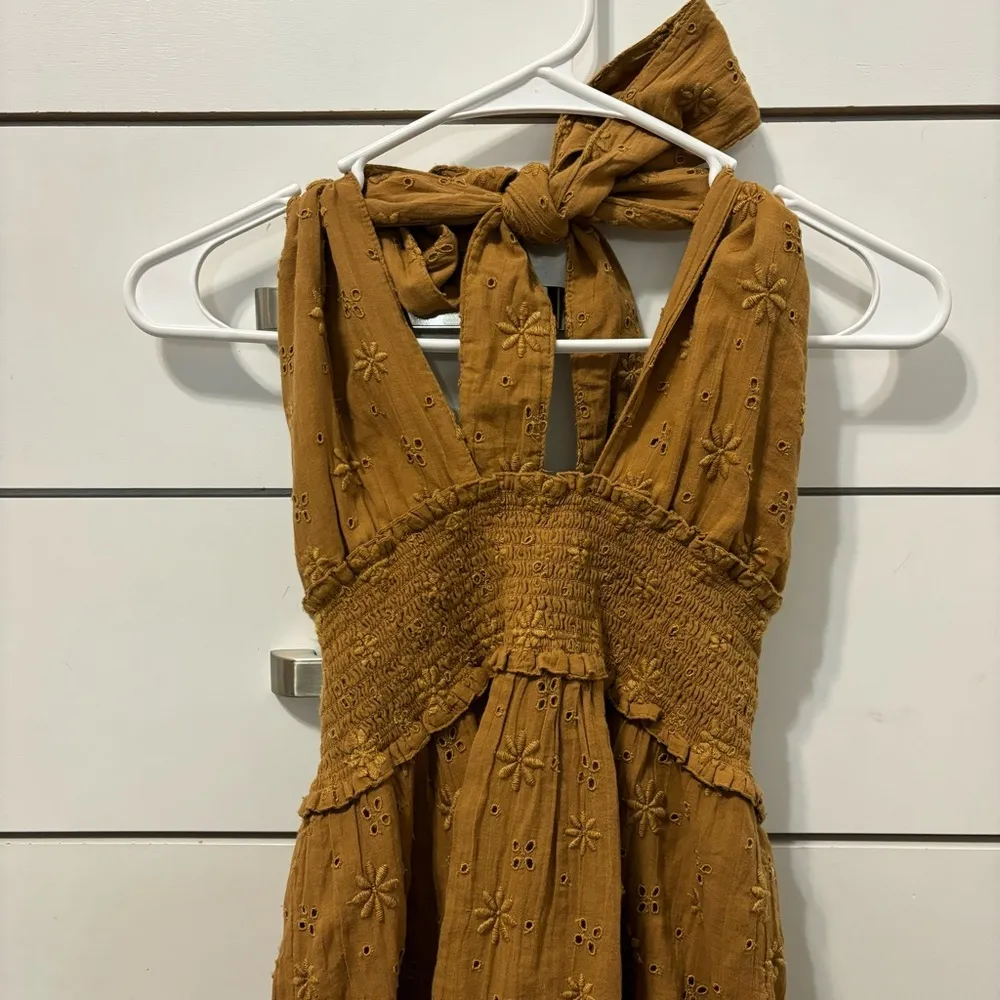 Aerie Spring Fling Boho Eyelet Lace Halter Crossover Backless Smocked Dress NWT - Image 4