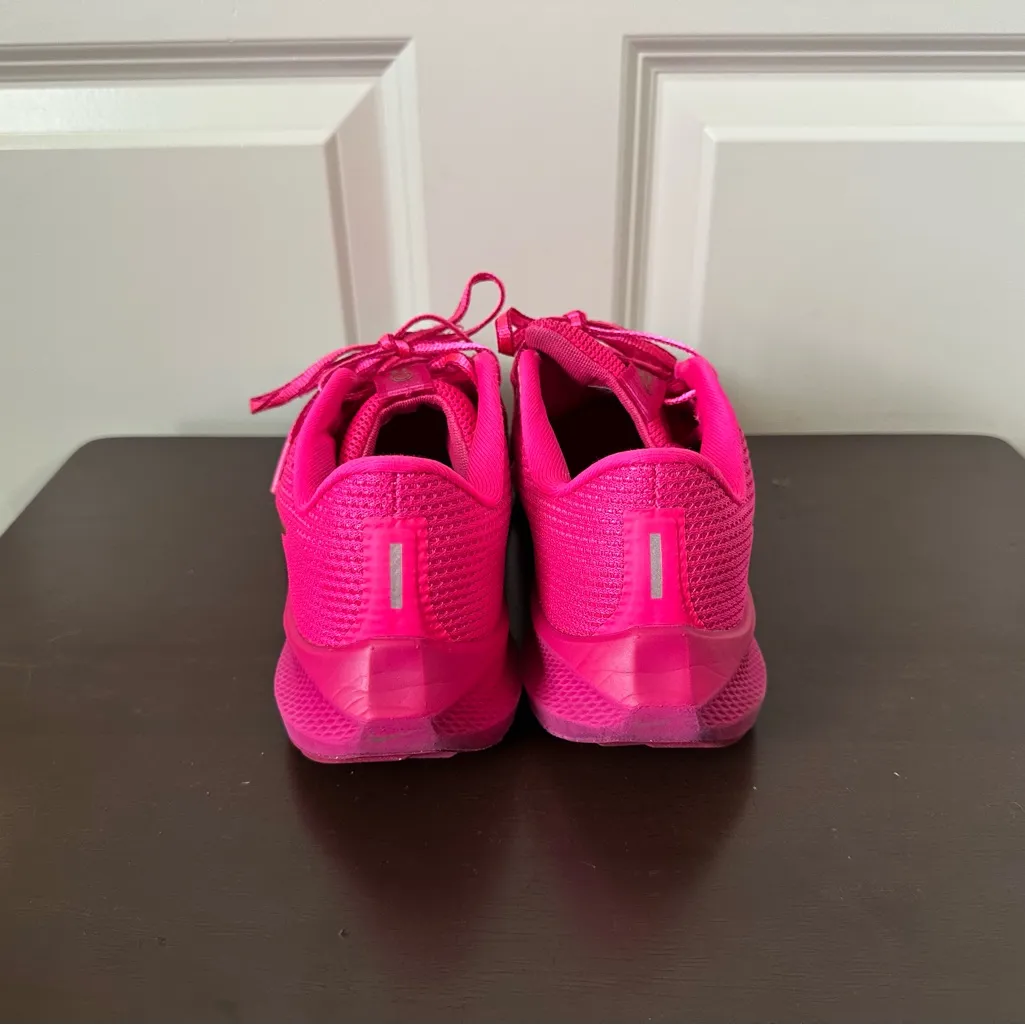 Nike Air Zoom Pegasus 40 Gold Fierce Pink Sneakers, Size 7 - Image 5