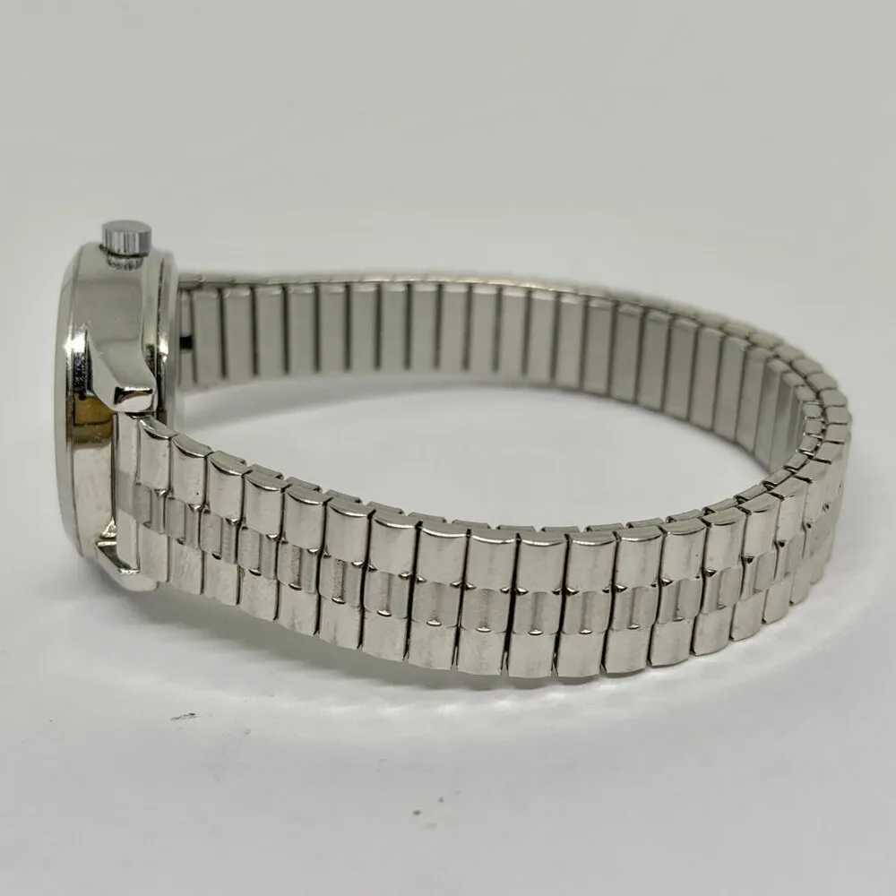 Timex indiglo women’s watch Quartz analog 25mm pearl dial 30MWR sz 6.5” running - Image 3