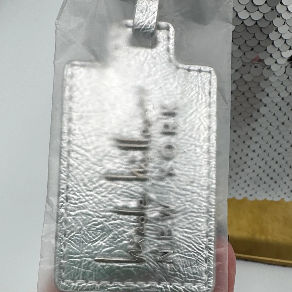 Make a Splash with This Nicole Miller Silver Sequin Shoulder Bag - Image 3