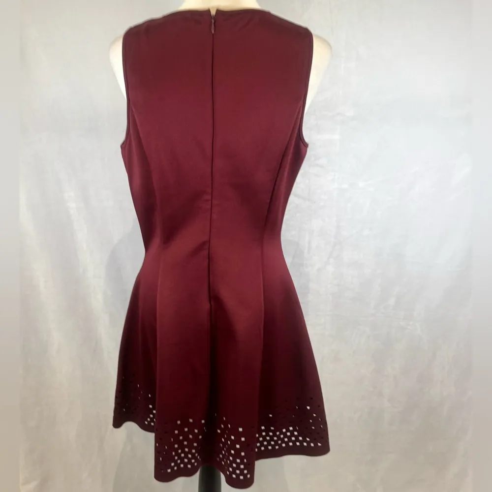 Burgundy wine laser cutout aline dress size medium - Image 4