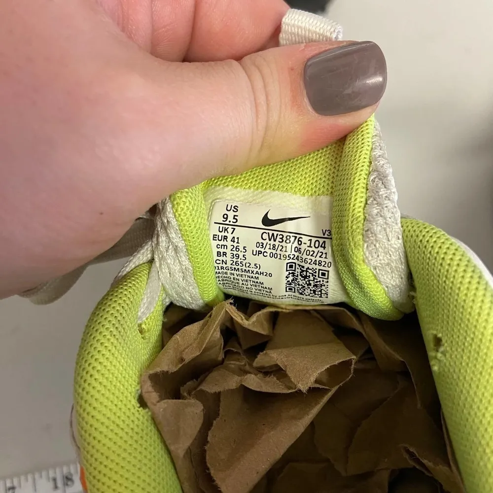 Nike | Air Zoom Neon‎ Sneaker 9.5 Summit White Volt - Image 7