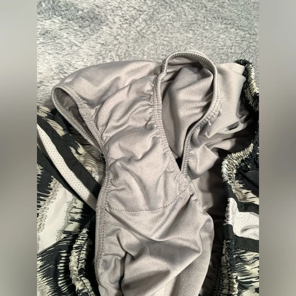 Nike dri-fit shorts small - Image 5