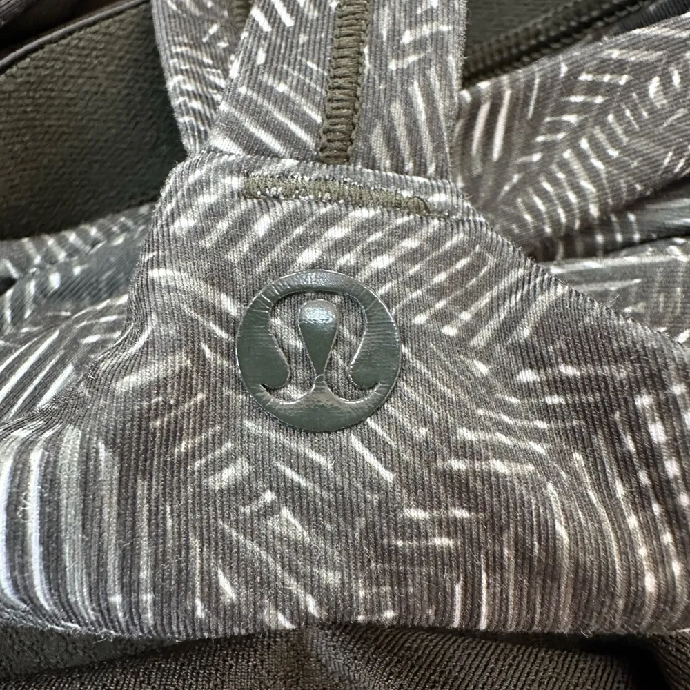 Lululemon Wrap It Up Tank Jazzy
White Gator Green - Image 5