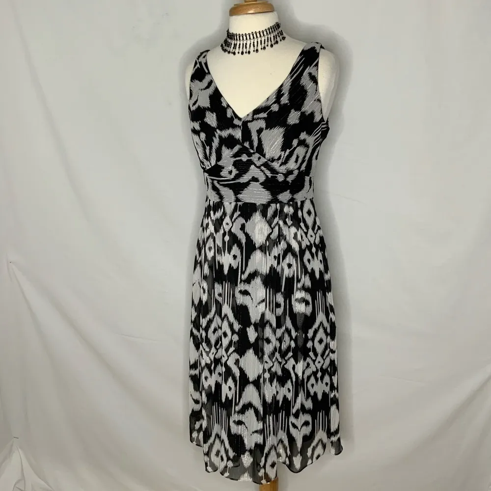 R & M Richards Black & Silver Metallic V Neck Sleeveless Dress 8 - Image 10