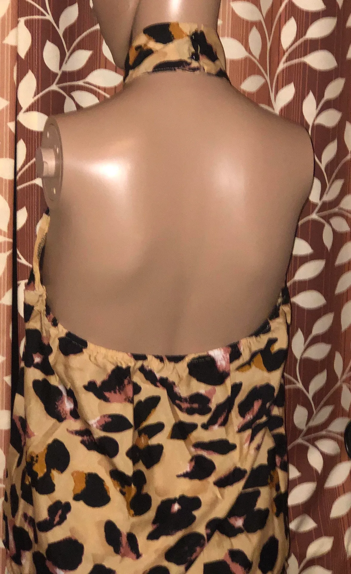 Women’s Sleeveless Open Back Blouse Size XL - Image 4