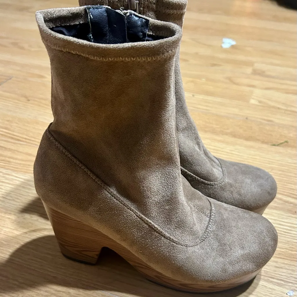 Pierre dumas women’s 6.5 Brown Suede Platform Ankle Boots - Image 2