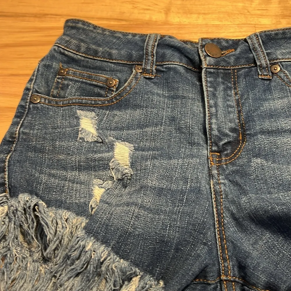 Elan Cutoff Distressed Jean Shorts - Image 11