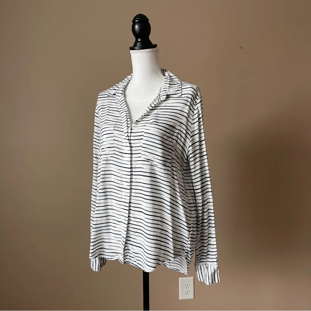 VELVET HEART | Striped Split Hem Button Down Top Sz M - Image 5