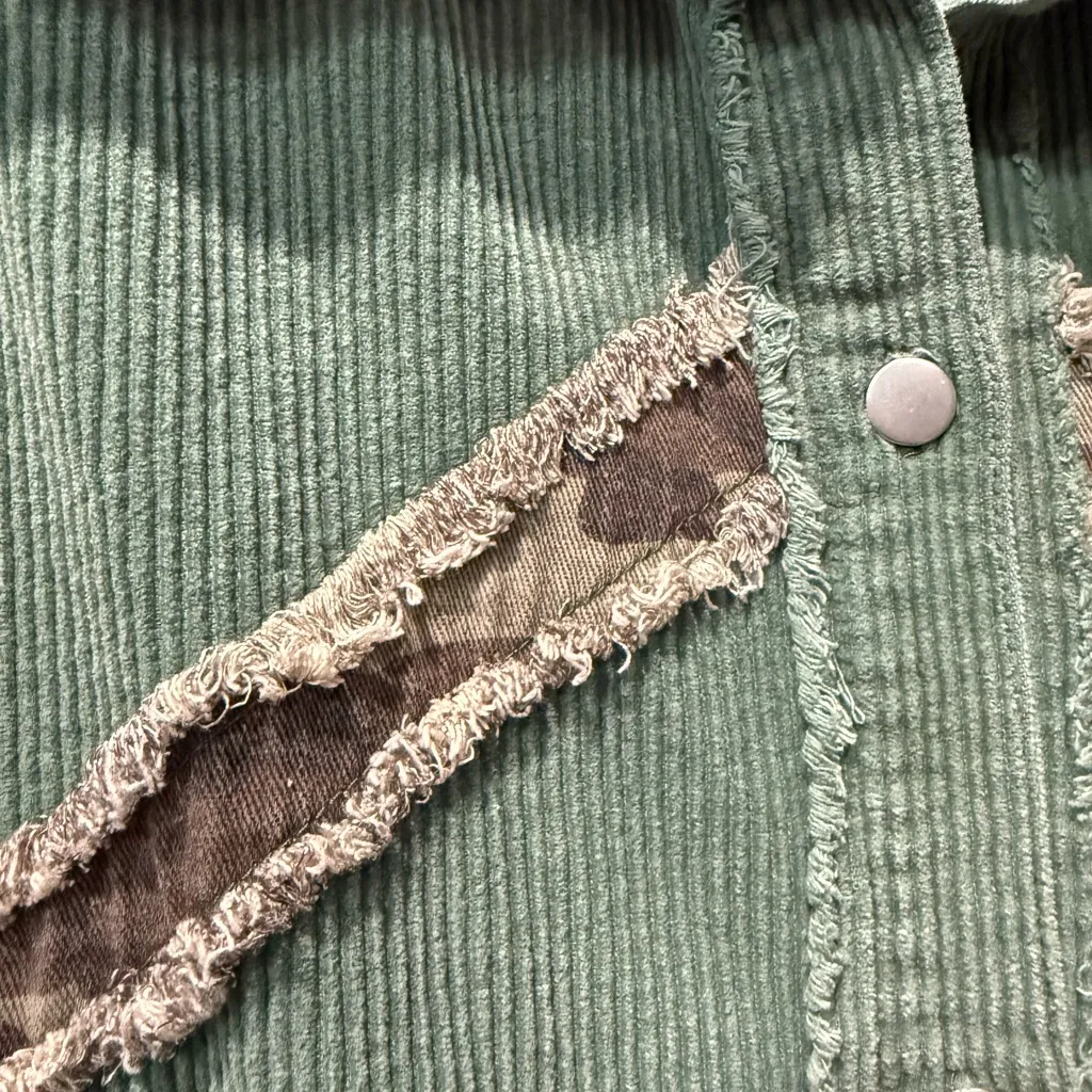 POL Oversized Green Camo Patchwork Corduroy Button Down Shacket / Jacket Small‎ - Image 3