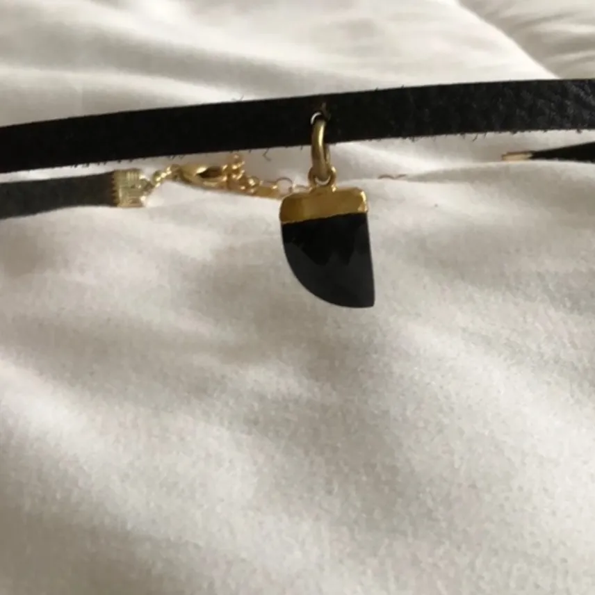 Vintage Vida Kush Black Shark Tooth Choker - Image 3