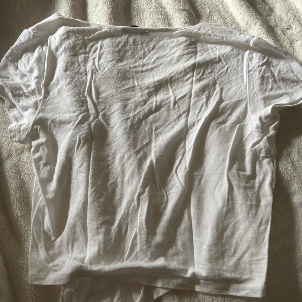 Iris  White Fitted Crop Short Sleeve Tee - Image 3