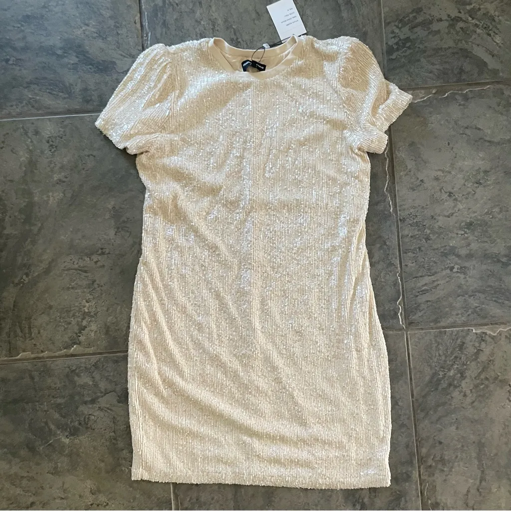 NWT Generation Love Puff Sleeve Donna Sequin Mini Dress in Shell Sz Medium‎ - Image 2