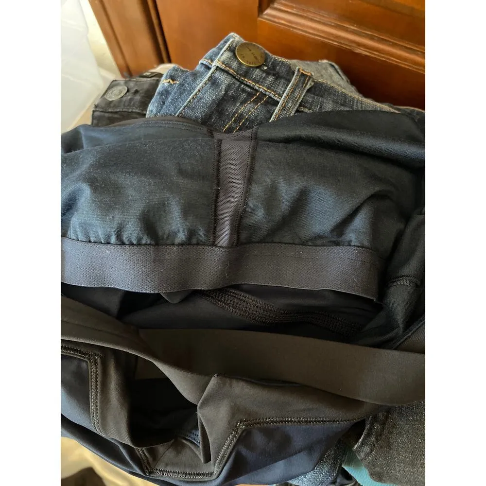 Lululemon tank top navy blue with black trim size 10 - Image 5