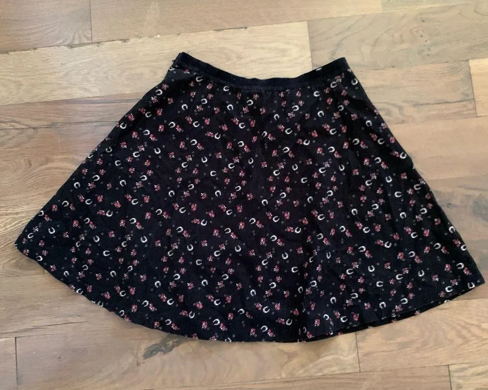 Urban Outfitters Black Velour Skater Skirt Size 1 /Small - Image 8