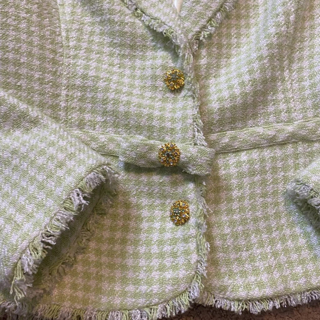 Y2K vintage Mint Green Tweed silk Blazer with Fringe Detail gold buttons Size 4 - Image 6