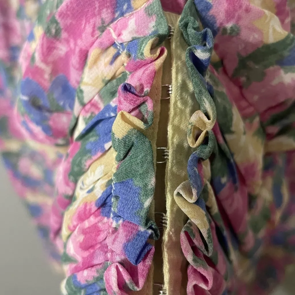 Lush Long Sleeve Floral V Neck‎ Ruched Crop Top Pink Blue Yellow Size Small - Image 8