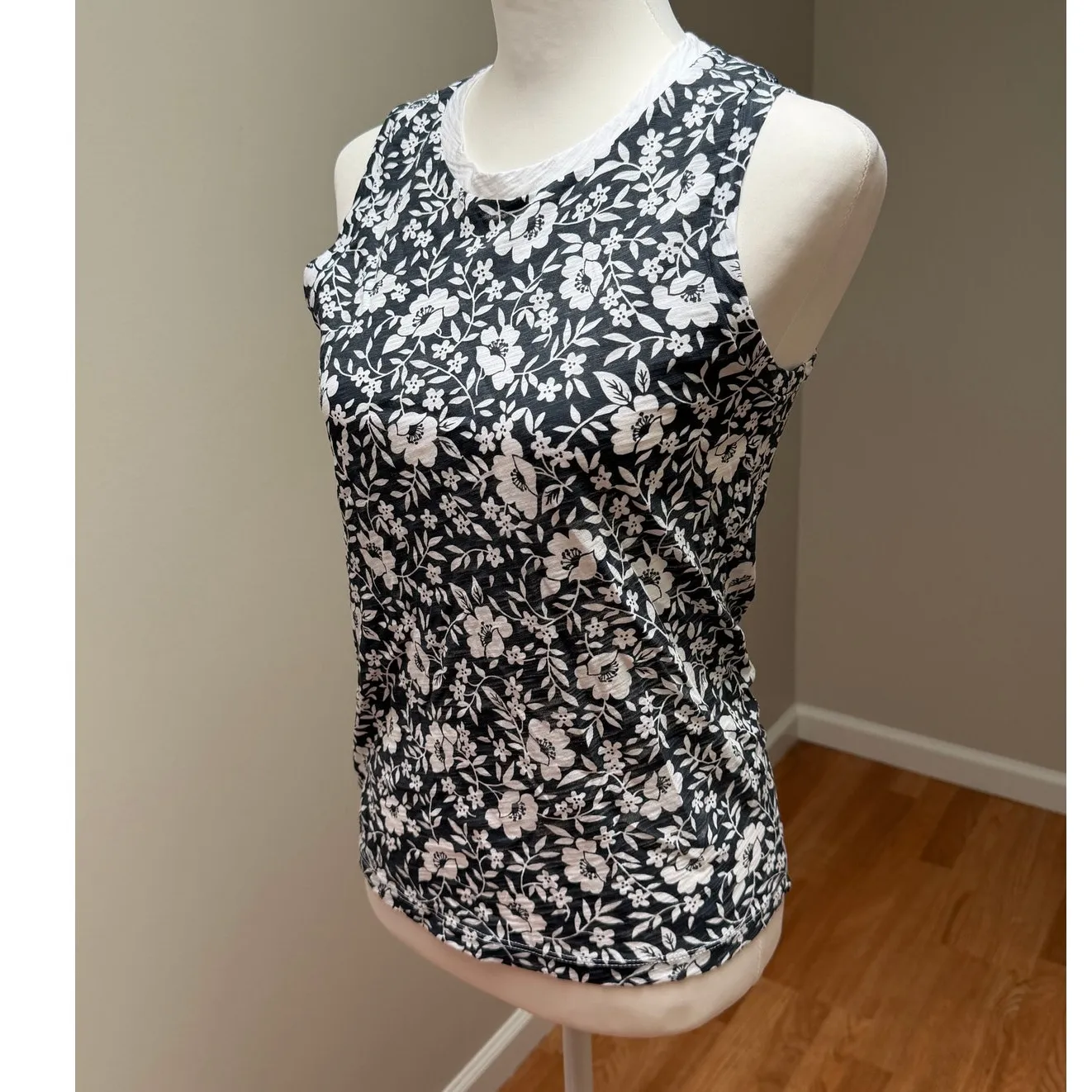 Goldie Tank Top Womens Small Black White Floral Sleeveless Pima Cotton Summer - Image 2